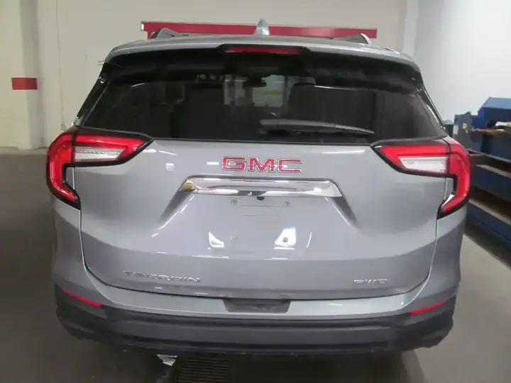 GMC Terrain 2024 photo 3