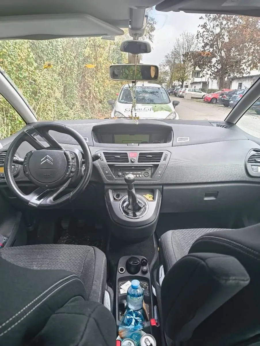 Citroen C4 Picasso 2009 photo 2