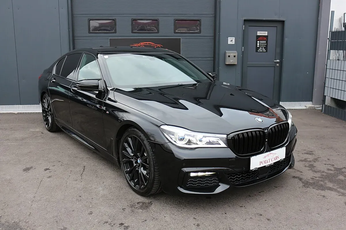 BMW 7 Series 2015 photo 2