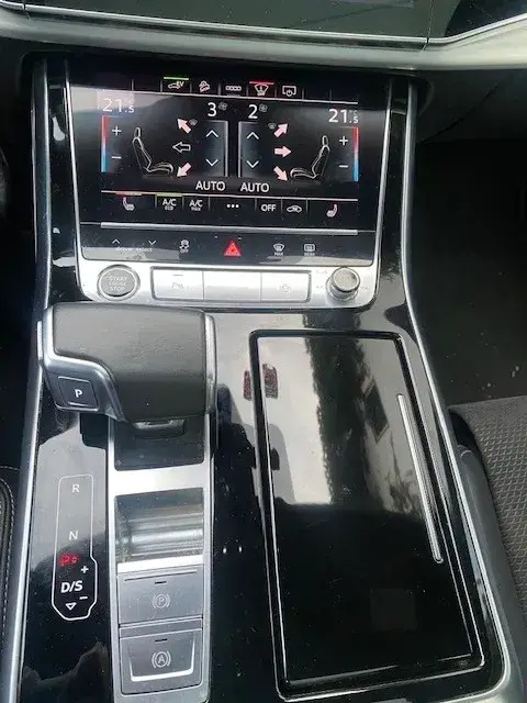 Audi Q7 2020 photo 2