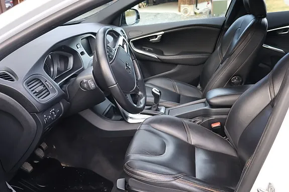 Volvo V40 Cross Country 2018 photo 3