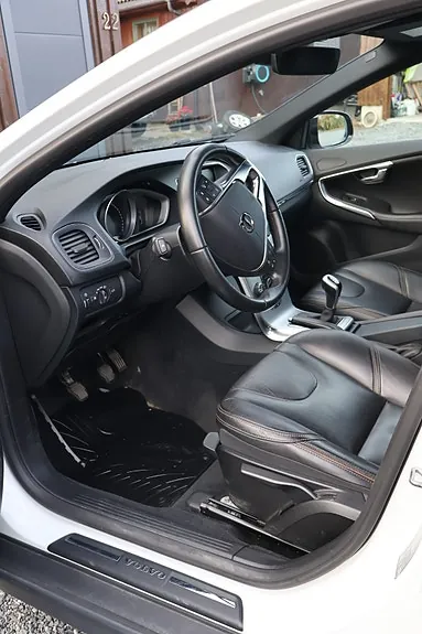 Volvo V40 Cross Country 2018 photo 4