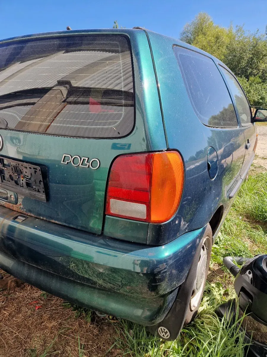 Volkswagen Polo 1995 photo 3