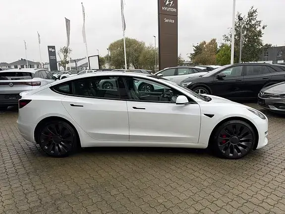 Tesla Model 3 2022 photo 3