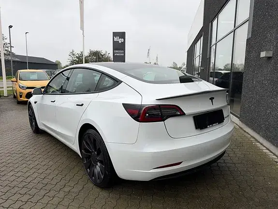 Tesla Model 3 2022 photo 5