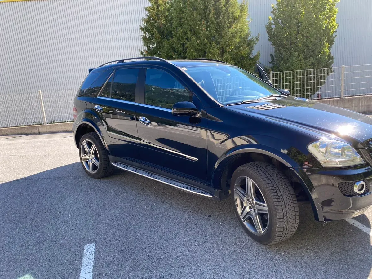 Mercedes-Benz M-Class 2006 photo 2