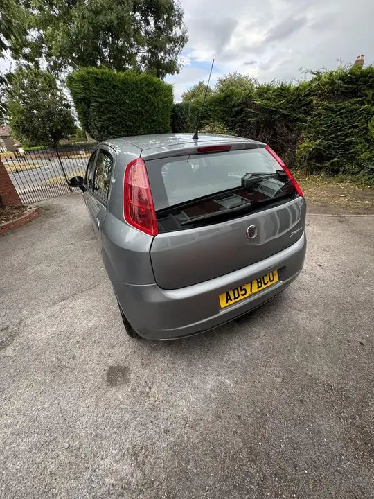 Fiat Grande Punto 2008 photo 2