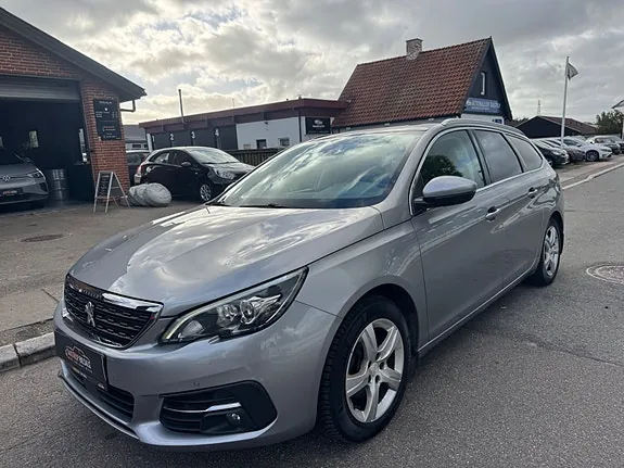 Peugeot 308 2019 photo 2