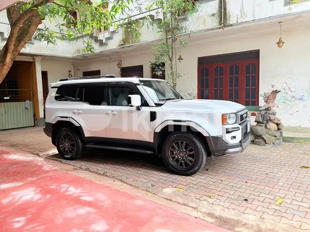 Toyota Land Cruiser Prado 2024 photo 2