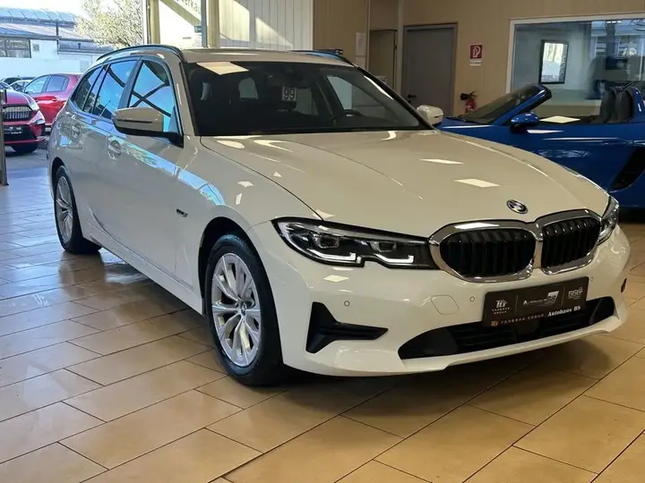 BMW 320