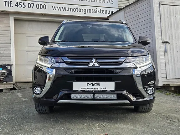 Mitsubishi Outlander 2018 photo 2