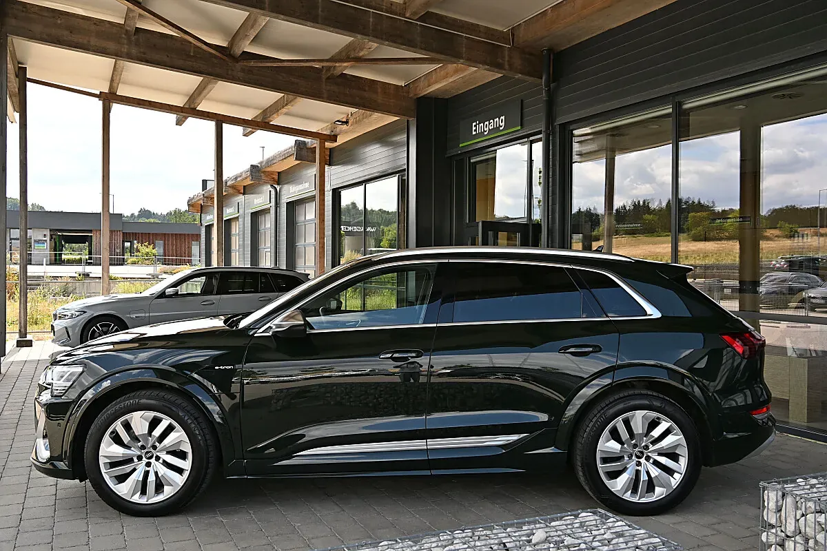 Audi E-Tron 2022 photo 2
