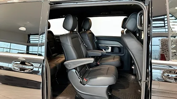 Mercedes-Benz V300 2026 photo 5