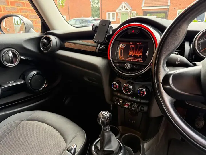 Mini One 2015 photo 3