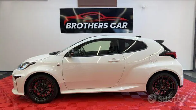 Toyota Yaris 2024 photo 4