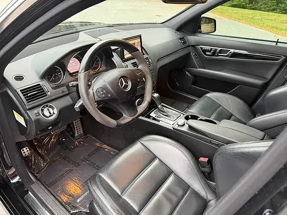 Mercedes-Benz C63 2011 photo 2