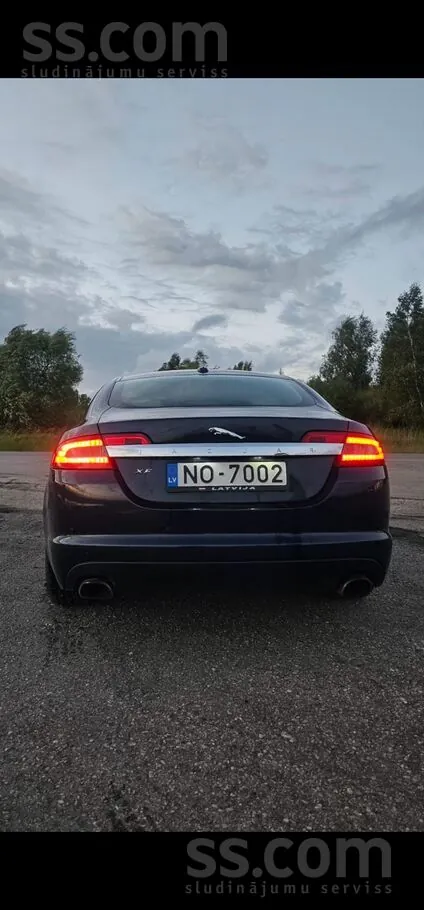 Jaguar Xf 2010 photo 3