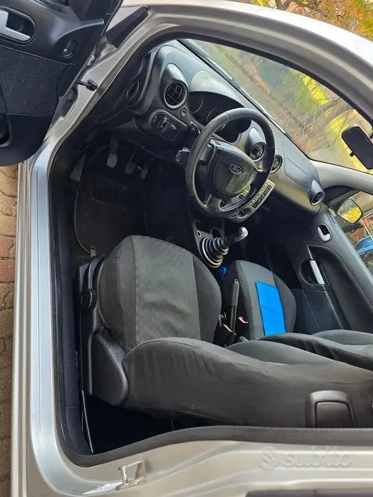 Ford Fiesta 2005 photo 4