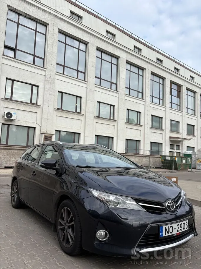 Toyota Auris 2014 photo 5