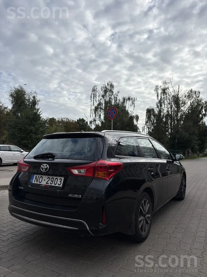 Toyota Auris 2014 photo 3