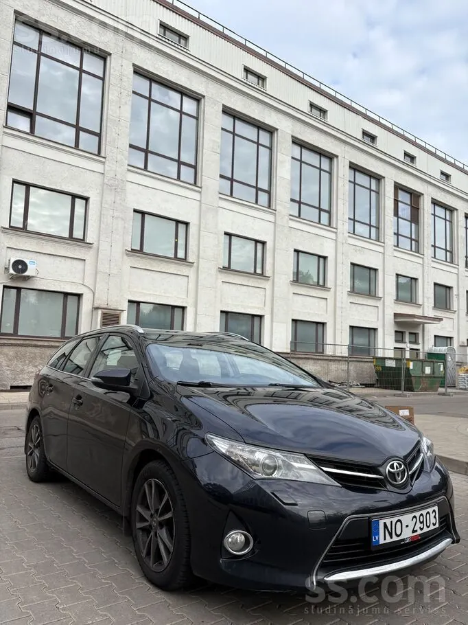 Toyota Auris 2014 photo 4