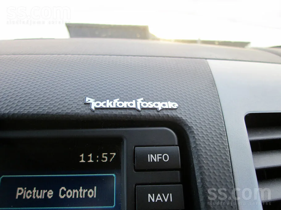 Peugeot 4007 2009 photo 2
