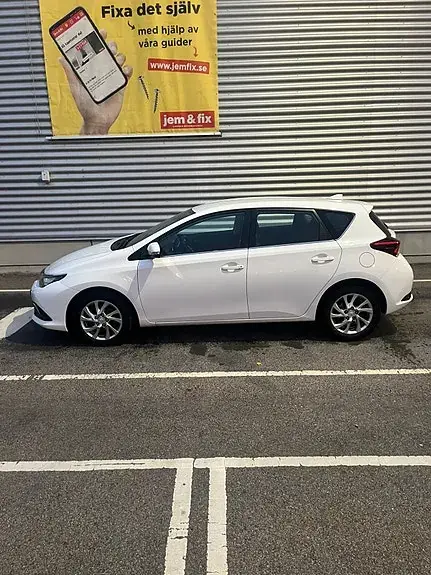 Toyota Auris 2016 photo 3