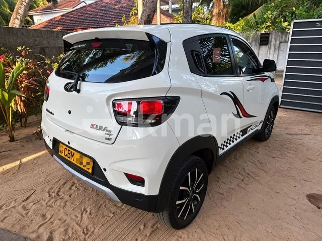 Mahindra Kuv 100 2022 photo 3