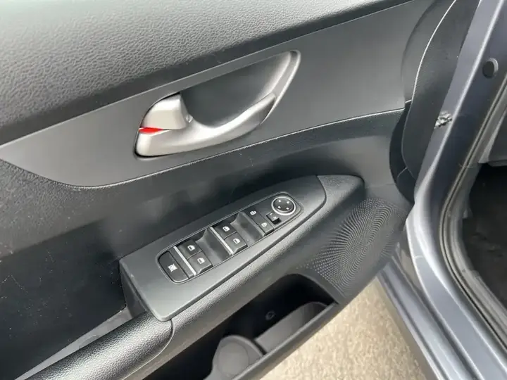 Kia Forte 2019 photo 4