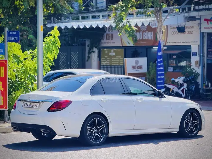 Mercedes-Benz C-Class 2021 photo 4
