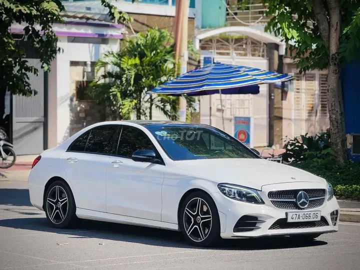 Mercedes-Benz C-Class 2021 photo 3