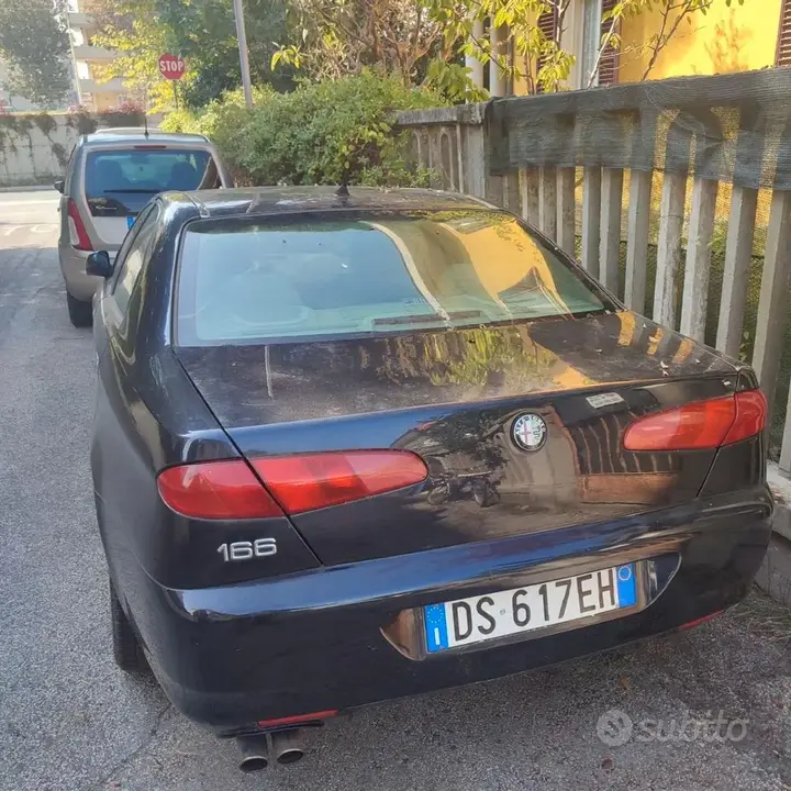 Alfa Romeo 166