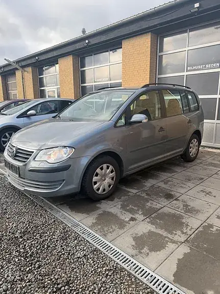 Volkswagen Touran 2007 photo 2