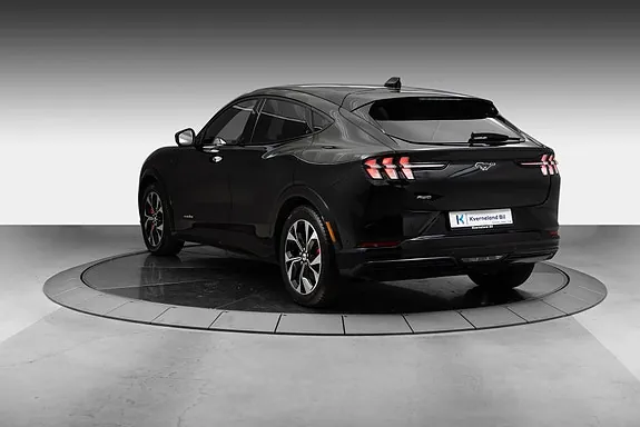 Ford Mustang Mach-E 2023 photo 3
