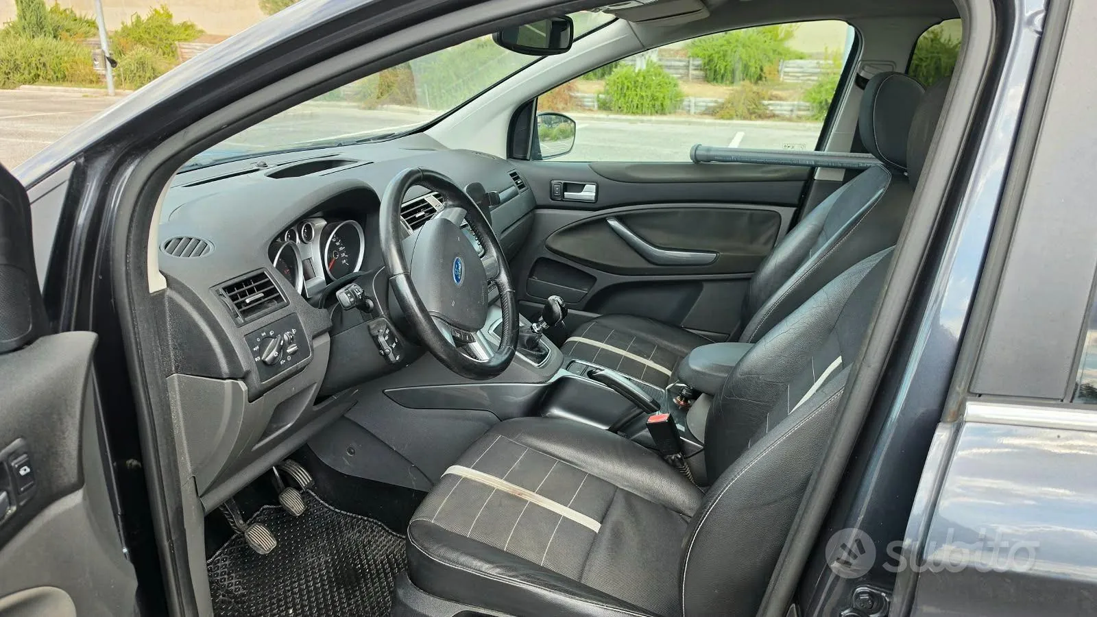 Ford Kuga 2009 photo 2