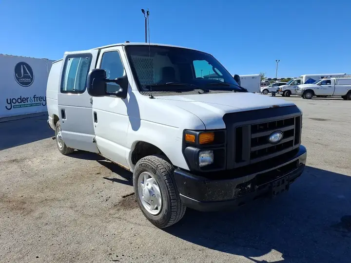 Ford E-Series 2011 photo 3