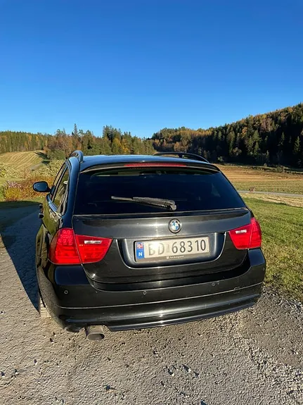 BMW 318D 2010 photo 4