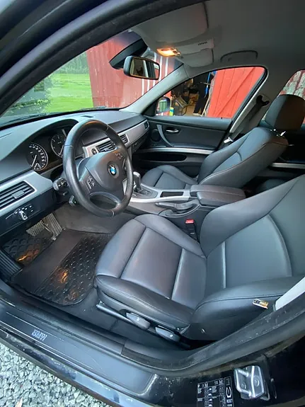 BMW 318D 2010 photo 5
