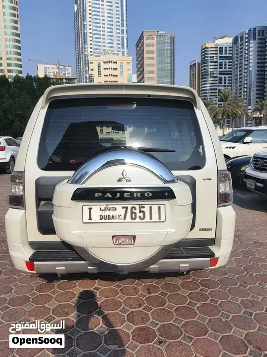 Mitsubishi Pajero 2012 photo 2