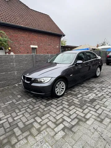 BMW 318I