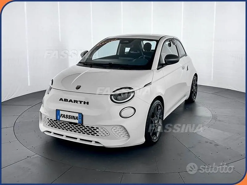 Abarth 500E 2024 photo 3
