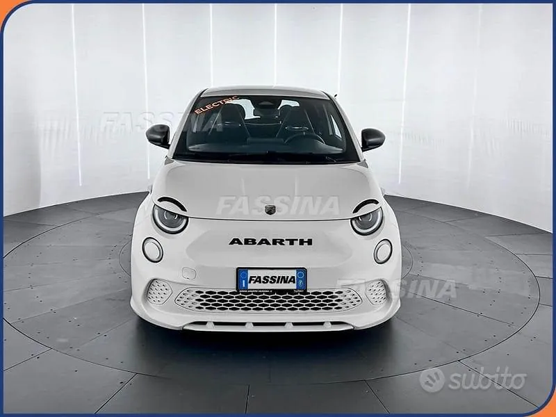 Abarth 500E 2024 photo 2