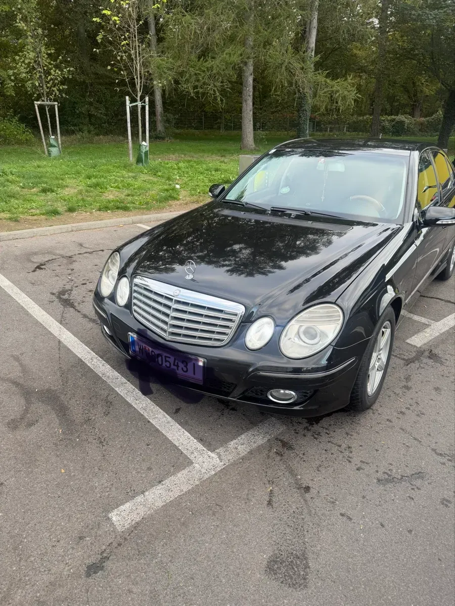 Mercedes-Benz E-Class 2009 photo 2