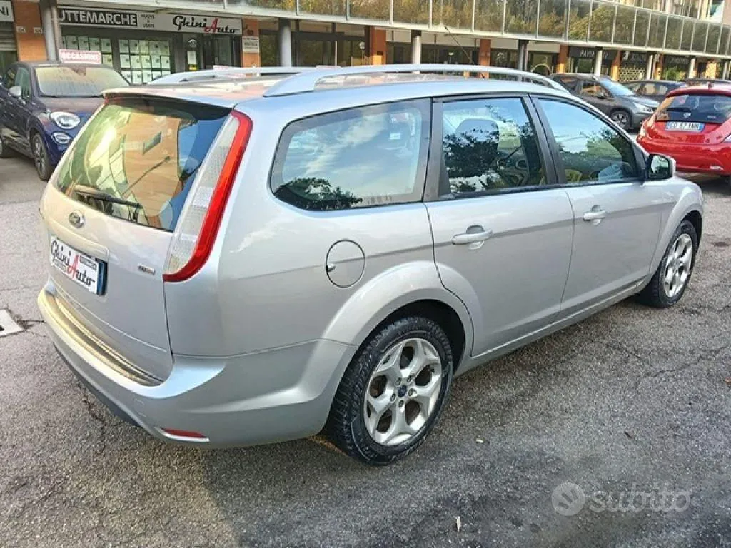 Ford Focus 2010 photo 4