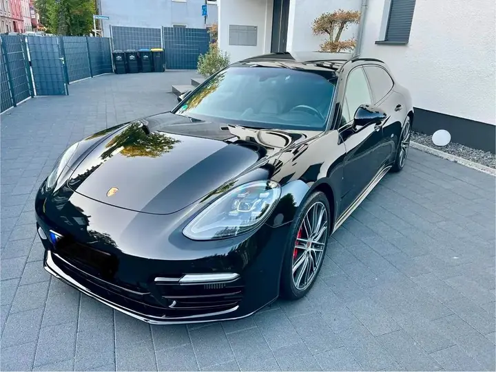 Porsche Panamera Gts