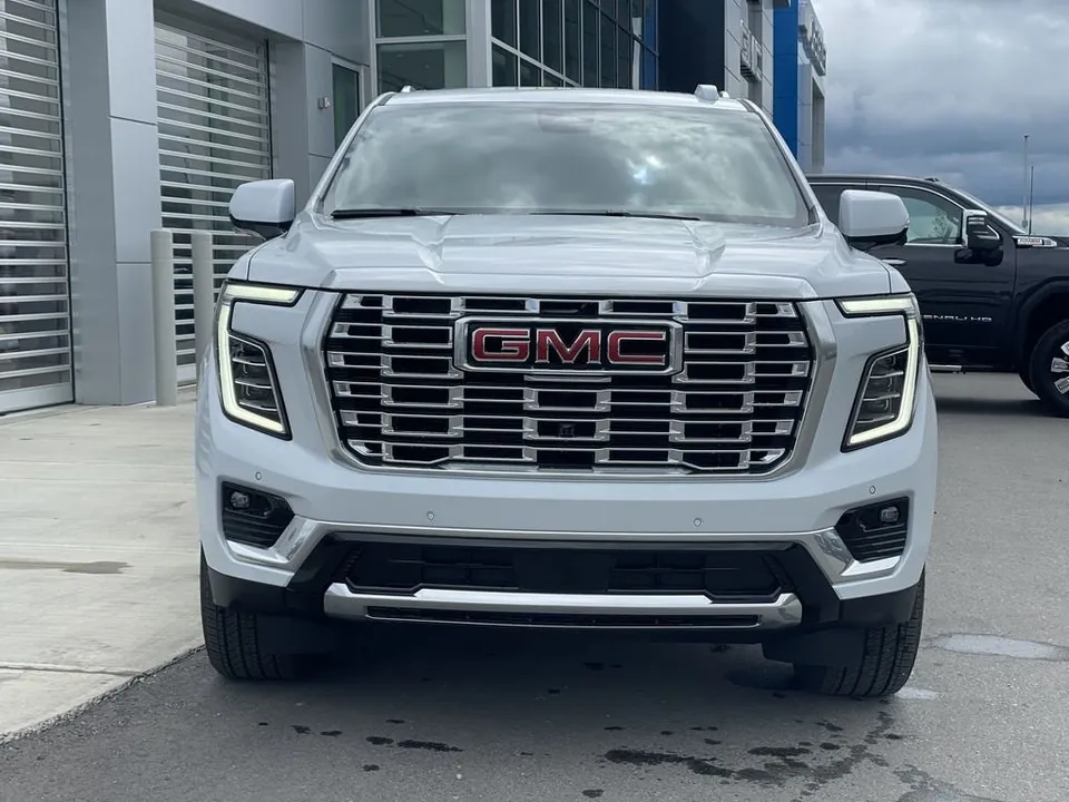 GMC Yukon Xl 2026 photo 2