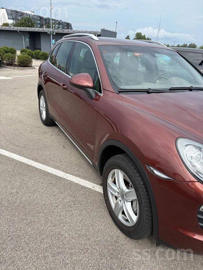 Porsche Cayenne 2013 photo 2