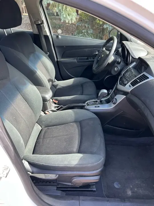 Chevrolet Cruze 2011 photo 3