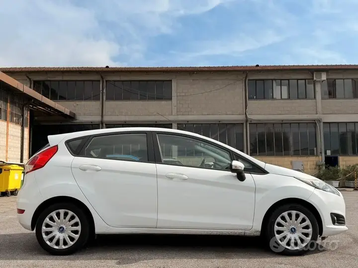 Ford Fiesta 2013 photo 4
