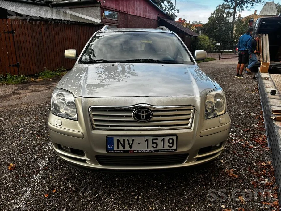 Toyota Avensis 2004 photo 4